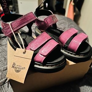 Dr. Martens Klaire
